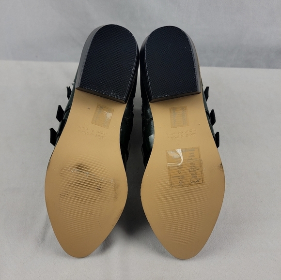 NWT Forever 21 hunter green perforated buckle biker ankle booties in size 8 - Picture 5 of 8